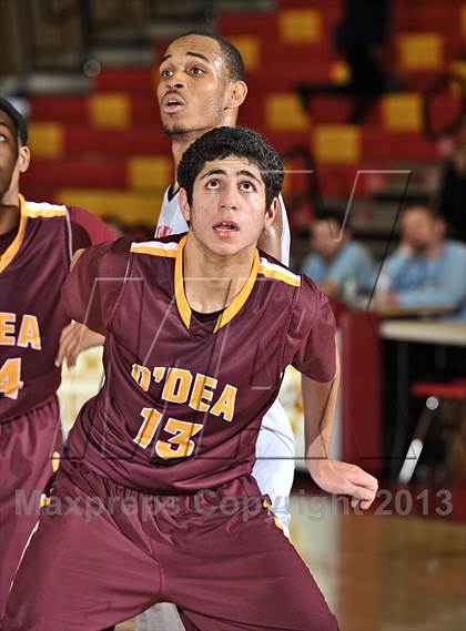 Thumbnail 1 in Leuzinger vs. O'Dea (MaxPreps Holiday Classic) photogallery.