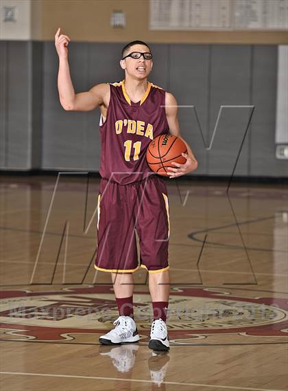 Thumbnail 1 in Leuzinger vs. O'Dea (MaxPreps Holiday Classic) photogallery.