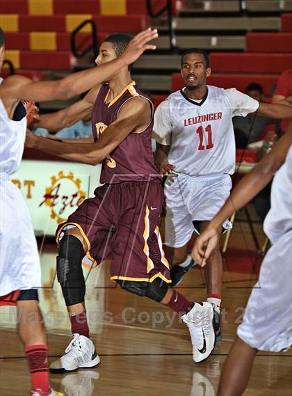 Thumbnail 2 in Leuzinger vs. O'Dea (MaxPreps Holiday Classic) photogallery.