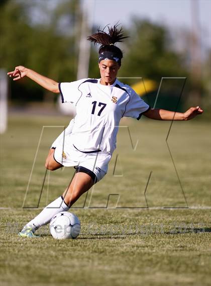 Thumbnail 1 in St. Pius X vs Saxony Lutheran (MSHSAA Class 1 District 1 Final) photogallery.