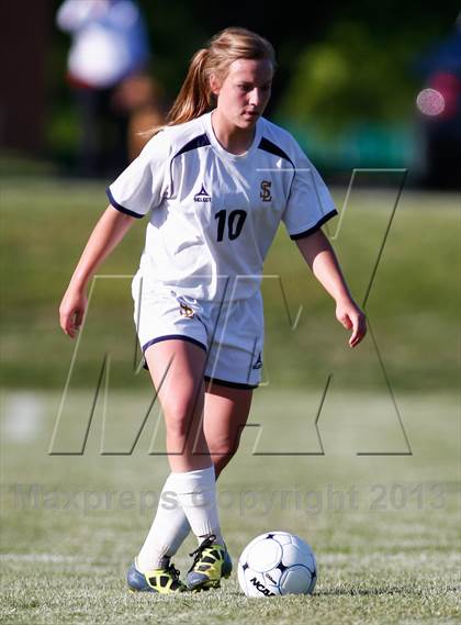 Thumbnail 1 in St. Pius X vs Saxony Lutheran (MSHSAA Class 1 District 1 Final) photogallery.