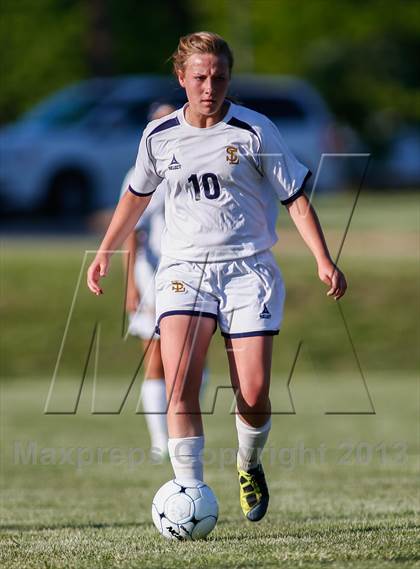 Thumbnail 1 in St. Pius X vs Saxony Lutheran (MSHSAA Class 1 District 1 Final) photogallery.