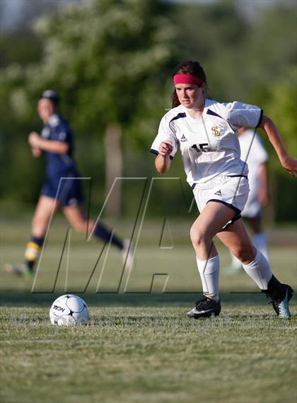 Thumbnail 2 in St. Pius X vs Saxony Lutheran (MSHSAA Class 1 District 1 Final) photogallery.