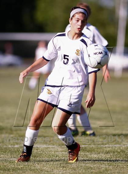 Thumbnail 2 in St. Pius X vs Saxony Lutheran (MSHSAA Class 1 District 1 Final) photogallery.