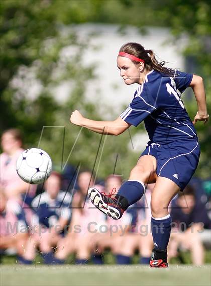 Thumbnail 2 in St. Pius X vs Saxony Lutheran (MSHSAA Class 1 District 1 Final) photogallery.