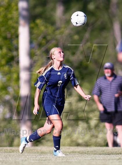 Thumbnail 3 in St. Pius X vs Saxony Lutheran (MSHSAA Class 1 District 1 Final) photogallery.