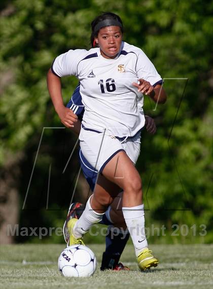 Thumbnail 3 in St. Pius X vs Saxony Lutheran (MSHSAA Class 1 District 1 Final) photogallery.