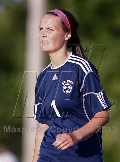 Thumbnail 2 in St. Pius X vs Saxony Lutheran (MSHSAA Class 1 District 1 Final) photogallery.