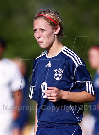 Thumbnail 2 in St. Pius X vs Saxony Lutheran (MSHSAA Class 1 District 1 Final) photogallery.