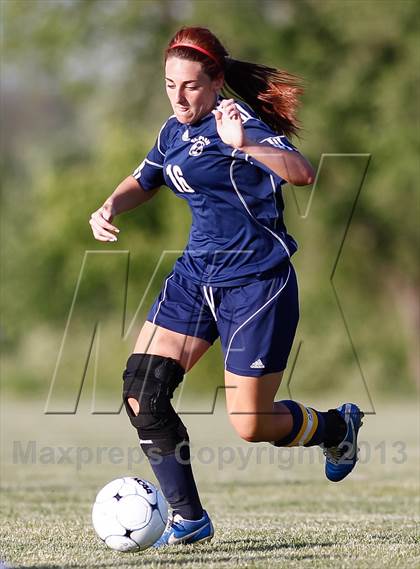Thumbnail 1 in St. Pius X vs Saxony Lutheran (MSHSAA Class 1 District 1 Final) photogallery.