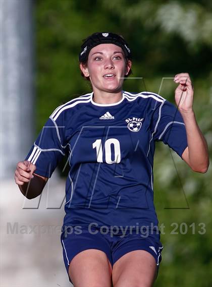 Thumbnail 1 in St. Pius X vs Saxony Lutheran (MSHSAA Class 1 District 1 Final) photogallery.