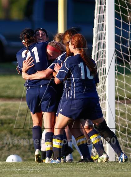 Thumbnail 1 in St. Pius X vs Saxony Lutheran (MSHSAA Class 1 District 1 Final) photogallery.