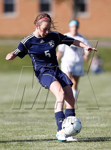 Thumbnail 3 in St. Pius X vs Saxony Lutheran (MSHSAA Class 1 District 1 Final) photogallery.