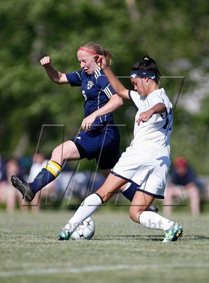 Thumbnail 1 in St. Pius X vs Saxony Lutheran (MSHSAA Class 1 District 1 Final) photogallery.