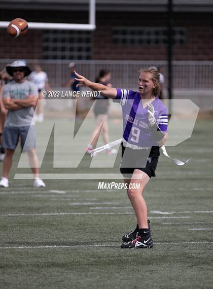 Thumbnail 3 in Douglas County vs ThunderRidge photogallery.