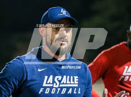 Thumbnail 1 in La Salle @ Santa Paula photogallery.