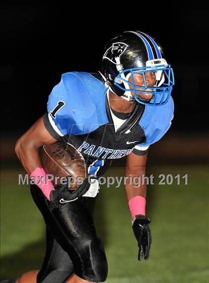 Thumbnail 2 in Diamond Ranch vs. Bonita photogallery.