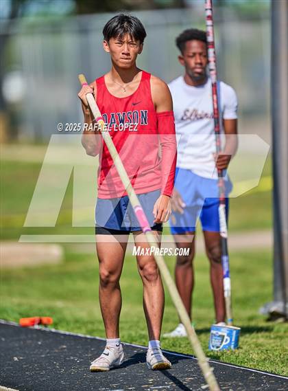 Thumbnail 2 in UIL 6A Track & Field Area 21&22 (Pole Vault) photogallery.