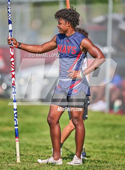 Thumbnail 2 in UIL 6A Track & Field Area 21&22 (Pole Vault) photogallery.