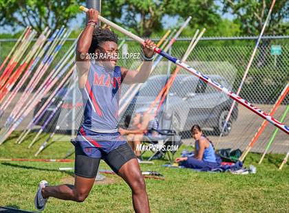 Thumbnail 2 in UIL 6A Track & Field Area 21&22 (Pole Vault) photogallery.