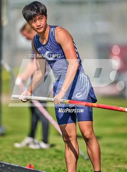 Thumbnail 2 in UIL 6A Track & Field Area 21&22 (Pole Vault) photogallery.