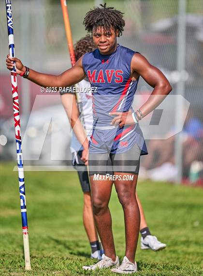 Thumbnail 3 in UIL 6A Track & Field Area 21&22 (Pole Vault) photogallery.