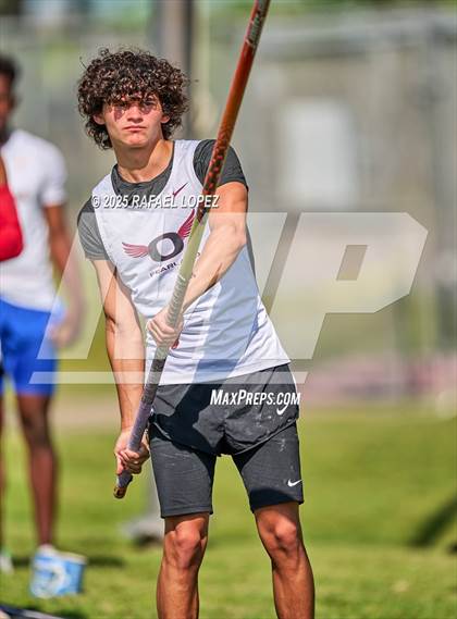 Thumbnail 3 in UIL 6A Track & Field Area 21&22 (Pole Vault) photogallery.