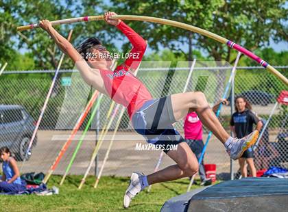 Thumbnail 2 in UIL 6A Track & Field Area 21&22 (Pole Vault) photogallery.
