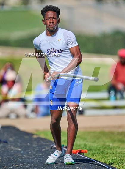 Thumbnail 2 in UIL 6A Track & Field Area 21&22 (Pole Vault) photogallery.