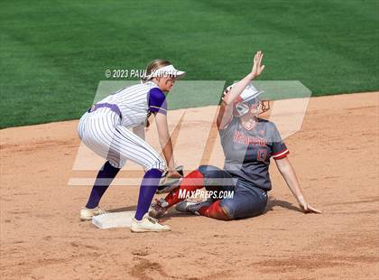 Thumbnail 2 in D'Hanis vs. Hermleigh (UIL 1A StateFinal) photogallery.