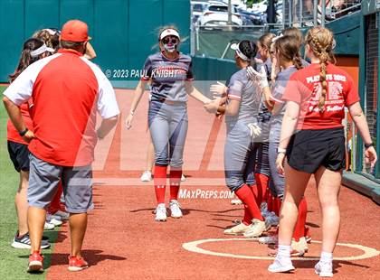 Thumbnail 2 in D'Hanis vs. Hermleigh (UIL 1A StateFinal) photogallery.