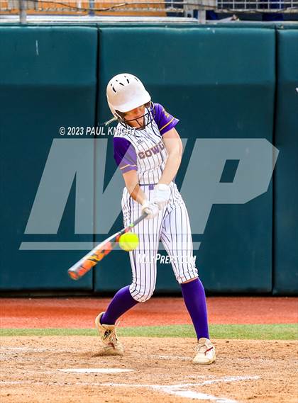 Thumbnail 2 in D'Hanis vs. Hermleigh (UIL 1A StateFinal) photogallery.