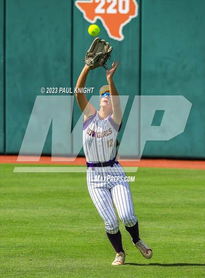 Thumbnail 1 in D'Hanis vs. Hermleigh (UIL 1A StateFinal) photogallery.