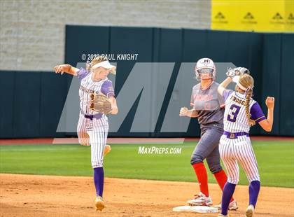 Thumbnail 2 in D'Hanis vs. Hermleigh (UIL 1A StateFinal) photogallery.