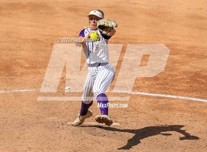 Thumbnail 3 in D'Hanis vs. Hermleigh (UIL 1A StateFinal) photogallery.
