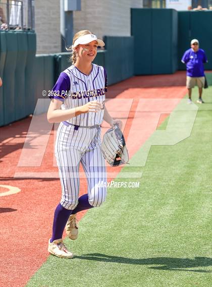 Thumbnail 2 in D'Hanis vs. Hermleigh (UIL 1A StateFinal) photogallery.