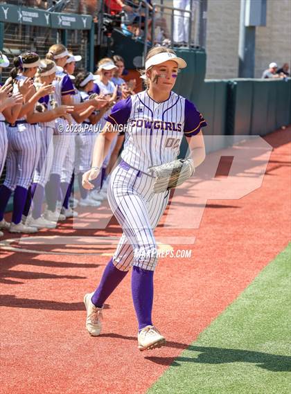 Thumbnail 1 in D'Hanis vs. Hermleigh (UIL 1A StateFinal) photogallery.