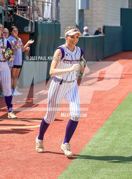 Thumbnail 2 in D'Hanis vs. Hermleigh (UIL 1A StateFinal) photogallery.