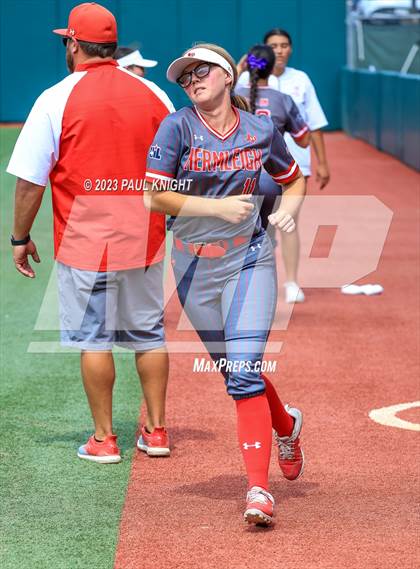 Thumbnail 1 in D'Hanis vs. Hermleigh (UIL 1A StateFinal) photogallery.