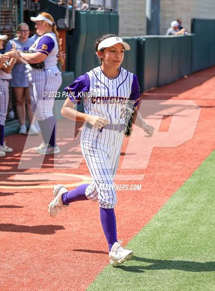 Thumbnail 1 in D'Hanis vs. Hermleigh (UIL 1A StateFinal) photogallery.