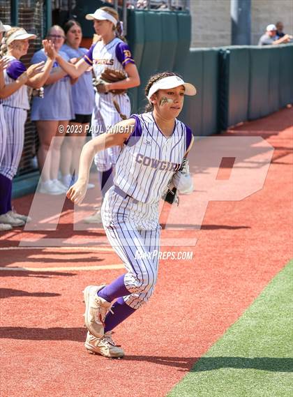 Thumbnail 1 in D'Hanis vs. Hermleigh (UIL 1A StateFinal) photogallery.