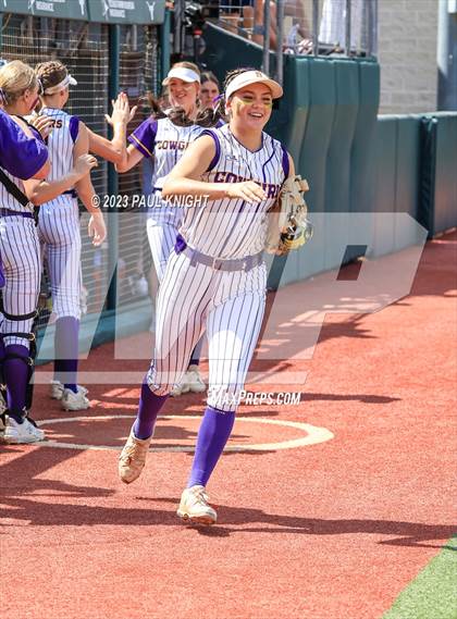 Thumbnail 2 in D'Hanis vs. Hermleigh (UIL 1A StateFinal) photogallery.