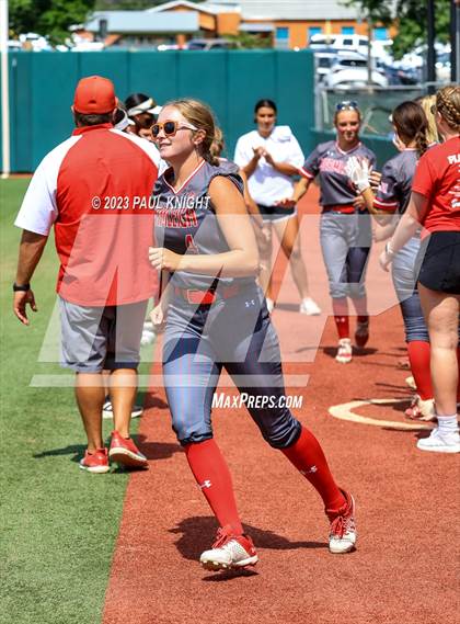 Thumbnail 3 in D'Hanis vs. Hermleigh (UIL 1A StateFinal) photogallery.