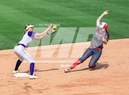 Thumbnail 2 in D'Hanis vs. Hermleigh (UIL 1A StateFinal) photogallery.