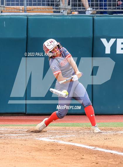Thumbnail 3 in D'Hanis vs. Hermleigh (UIL 1A StateFinal) photogallery.