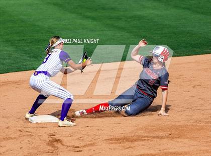 Thumbnail 3 in D'Hanis vs. Hermleigh (UIL 1A StateFinal) photogallery.