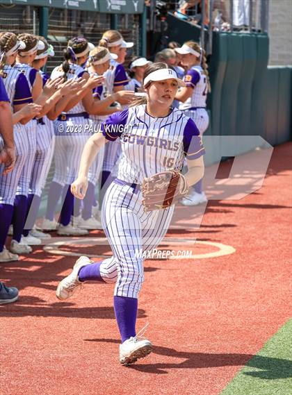 Thumbnail 2 in D'Hanis vs. Hermleigh (UIL 1A StateFinal) photogallery.