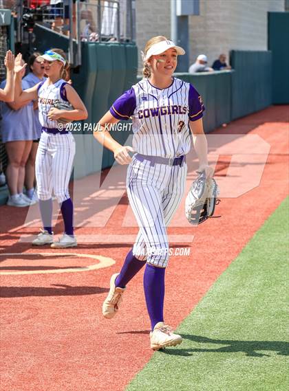 Thumbnail 1 in D'Hanis vs. Hermleigh (UIL 1A StateFinal) photogallery.