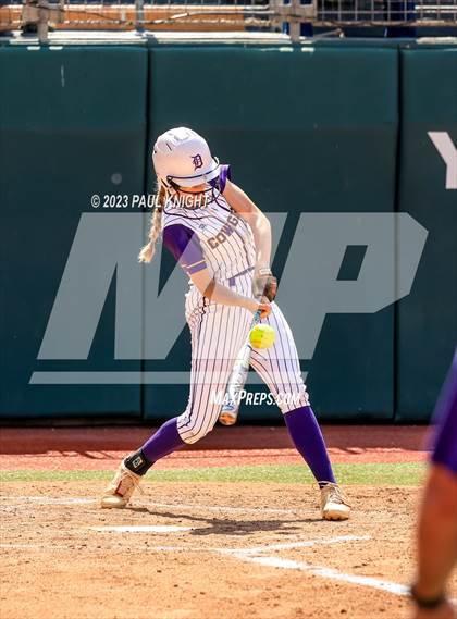 Thumbnail 2 in D'Hanis vs. Hermleigh (UIL 1A StateFinal) photogallery.