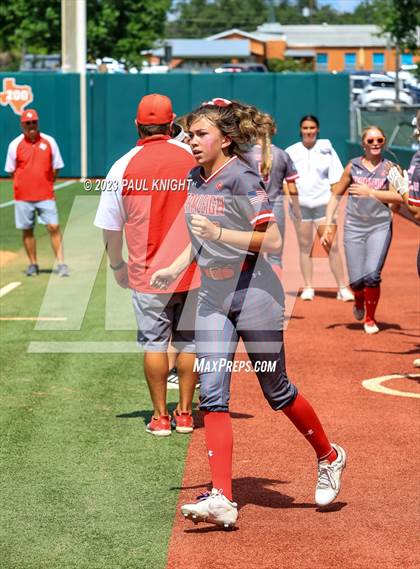 Thumbnail 2 in D'Hanis vs. Hermleigh (UIL 1A StateFinal) photogallery.